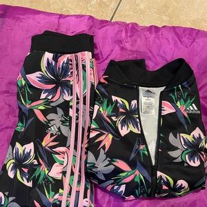 Girls Adidas Set in Good Condition
